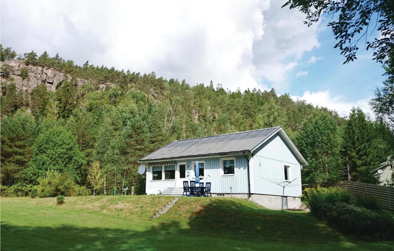 2 Bedroom Amazing Home In Stroemstad Lommeland Extérieur photo
