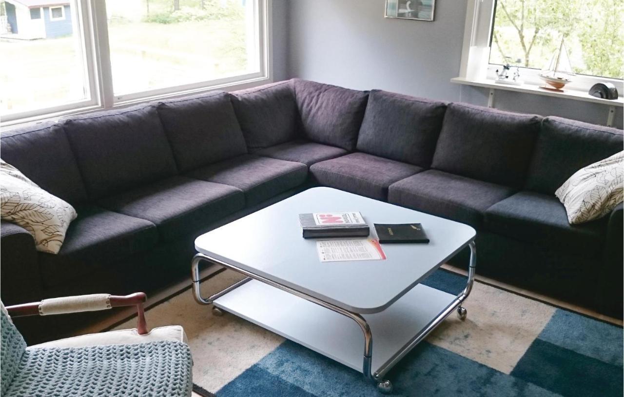 2 Bedroom Amazing Home In Stroemstad Lommeland Extérieur photo